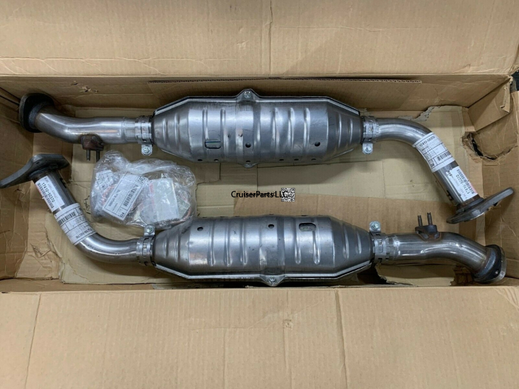 Modal Additional Images for Exhaust Catalytic Convertor Downpipe Right 05-07