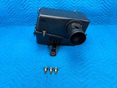 Air Cleaner Assembly for 98-02 100 Series Cruisers