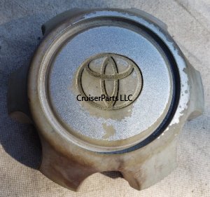 Landcruiser Center Hub Cap 1995-1997 - Used