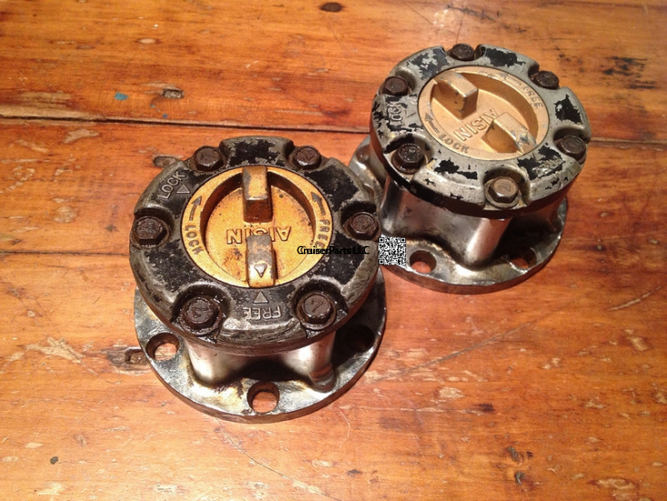 Aisin Locking Hub SET 79-90 40, 60 and 62 Series - Used