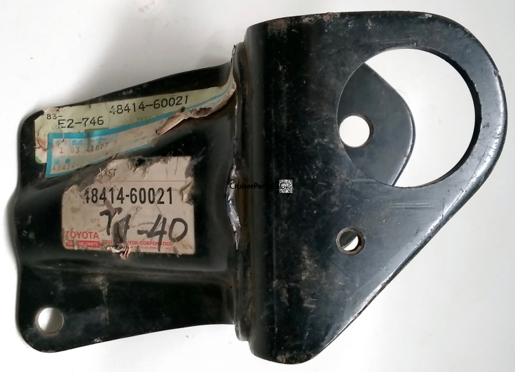 Front Hanger For Rear Right Spring 40 Series 80-84