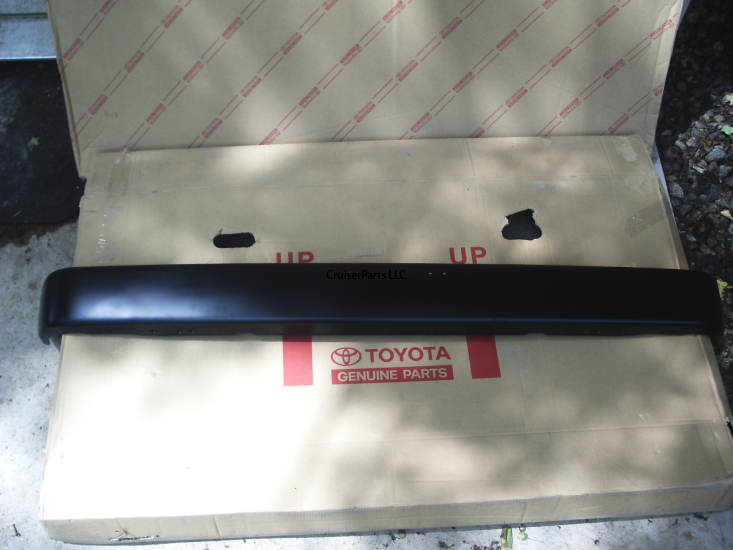 Front Bumper 7x series Black 1985-2009