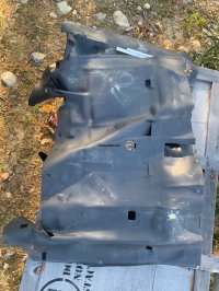 Middle Floor Mat Gray 2007-Current 76 Series LHD