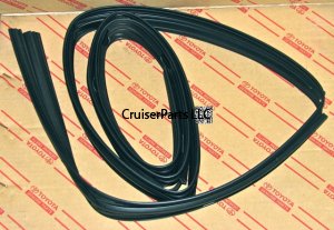 Cargo Window Run Channel Right 80 Series And LX450