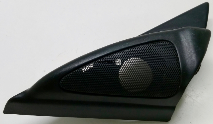 LH Front Door Lower Frame Bracket Garnish