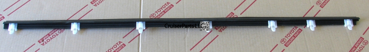 Front Door Glass Outer Weatherstrip 70 series NO VENT