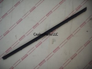 Front Door Glass Inner Weatherstrip RIGHT 70 series NO Vent