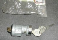 Ignition switch with keys 7/70-8/72