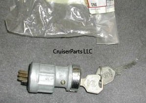 Ignition switch with keys 7/70-8/72