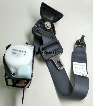 Front Right Outer Seat Belt for 1/99 to Now 70 Series Cruisers