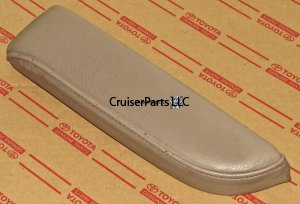 Front Door Armrest Pad RH 95-97
