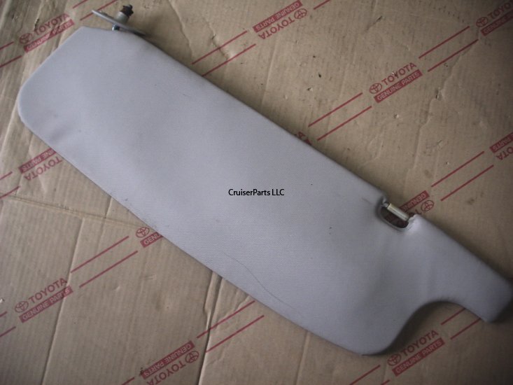 Modal Additional Images for Right Sun Visor Ivory/Black 81-87 60 Series - Used