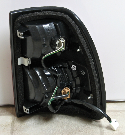 Lexus LX470 LH Rear Combination Lamp Assy