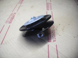 1HZ 1HD A/C Tensioner Pulley Assembly Idler Pulley