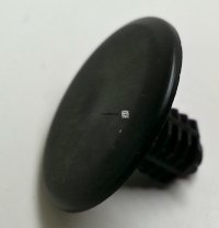 Inner Wheel Well Seal Clip 70 & 80 Series