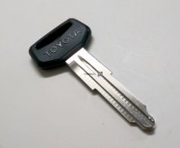 Key Blank for 1985-1990 Non US 70 Series Land Crusiers