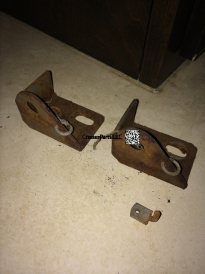 FJ40 Front Seat Bracket Kit early-1972